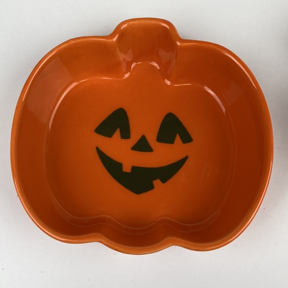 Michael’s Stoneware Ghost & Pumpkin Baking Dishes set of 2 6” - Picture 2 of 15